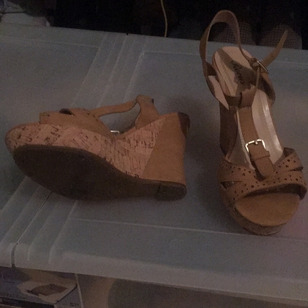 Never worn - Picture 3 of 3